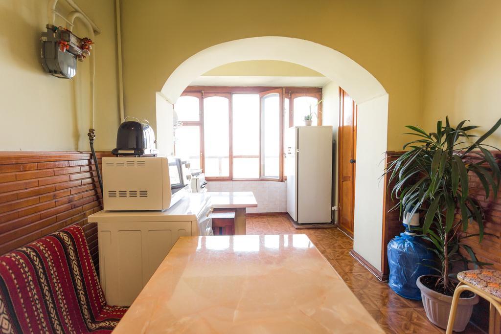 Ussr Hostel Bisjkek Eksteriør bilde