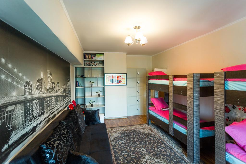 Ussr Hostel Bisjkek Eksteriør bilde