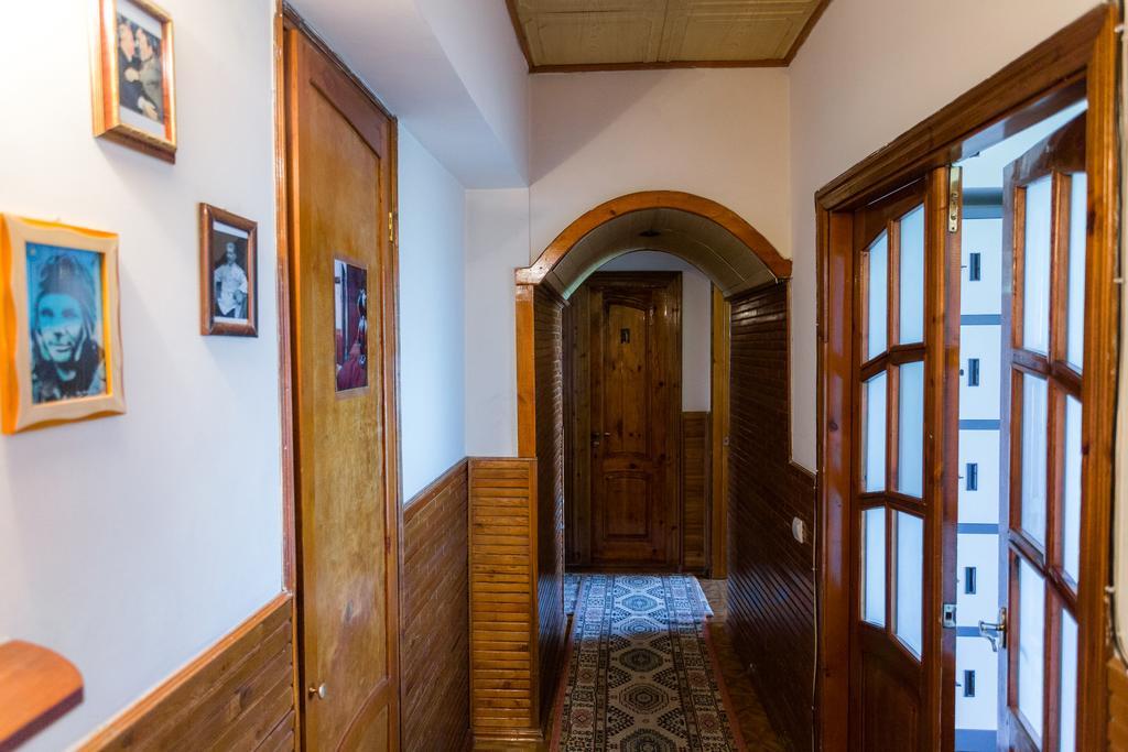 Ussr Hostel Bisjkek Eksteriør bilde