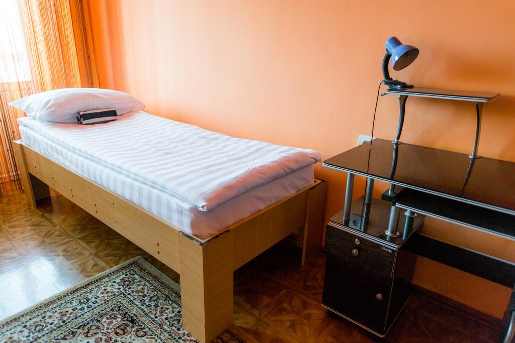 Ussr Hostel Bisjkek Rom bilde