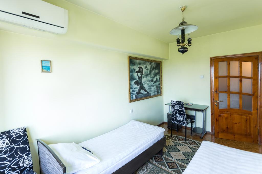 Ussr Hostel Bisjkek Rom bilde